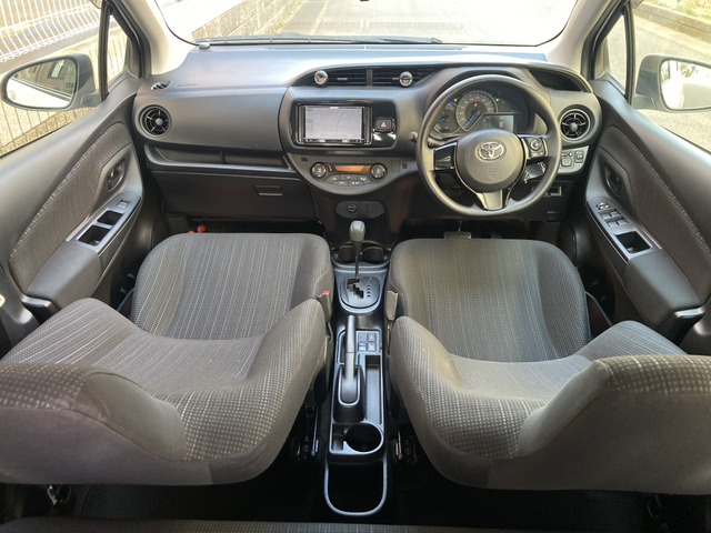 ヴィッツ1.5 ハイブリッド F