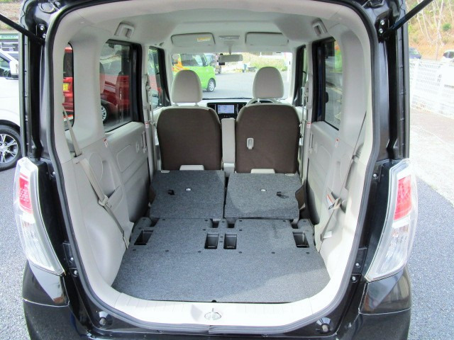 �������V�[�g���i�[����΃t���b�g�ōL���X�y�[�X���m�ہB