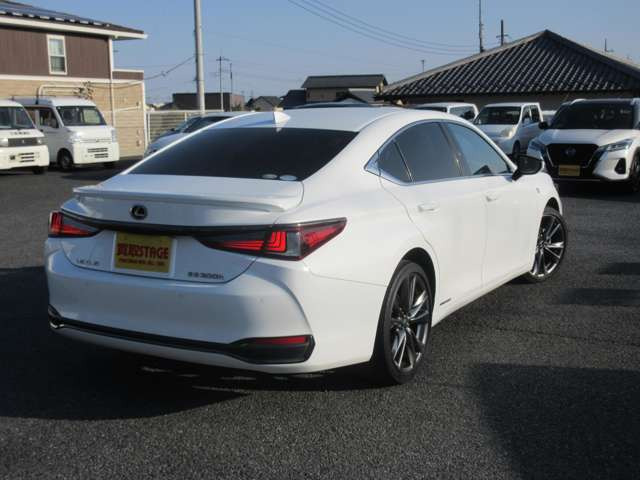 ES300h Fスポーツ
