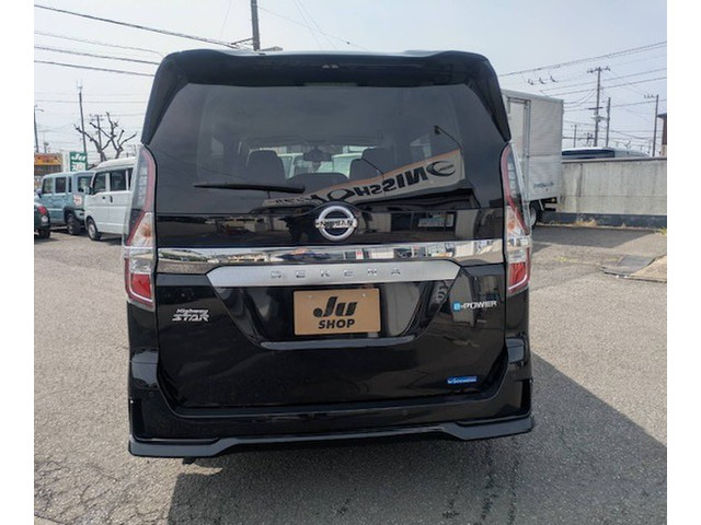 セレナ1.2 e-POWER ハイウェイスターV