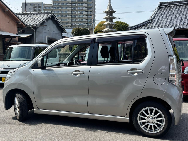 ★お車でお越しの際★ご来店の際は、ぜひ一度お電話の上、ご来店ください!お車でお越しの際は、大通り側より入れますよう店舗前のスペースを空けておきます。スムーズな対応のため、ご協力いただけますと幸いです!