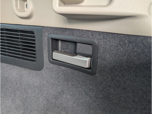 ���A�V�[�g�̔w������͉׎��e�ɔ���������o�[�ɂ��|�����Ƃ��\�ł��B