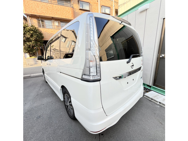 セレナ2.0 ハイウェイスター S-HYBRID