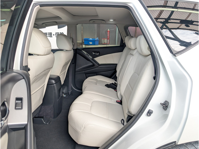 �傫�Ȏԑ̂�������w�b�h�N���A�����X�⑫���X�y�[�X����������Ɗm�ۂ���Ă���A�L�X�Ƃ�����ԂŌ�Ȃ����g�p�ł��܂��B�L����������t�@�~���[�J�[�Ƃ��Ďg�p�������������ł���!