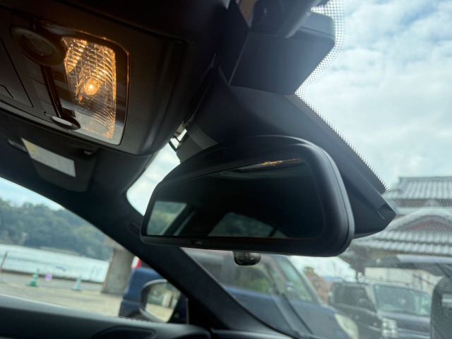 BMWのETCはルームミラータイプになります。