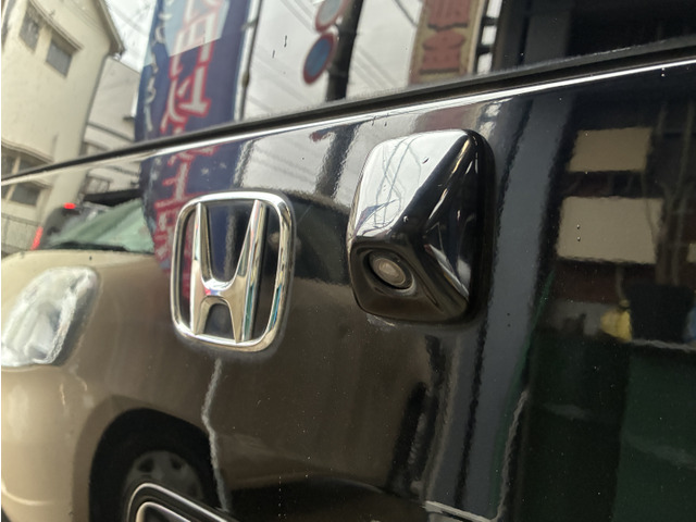 �����o�b�N�J�����t���ł��B