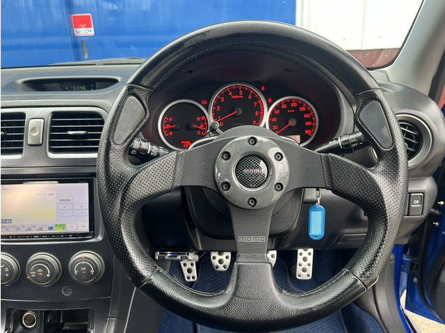 �X�e�A�����O��MOMO���̕��Ɍ�������Ă���܂��B�X���Ȃǂ͂������܂�����薳�����g�������܂��B�n���h��������₷���̂ő��삪���₷���ł��B�^�]���y�����Ȃ�A�C�e���ł��B