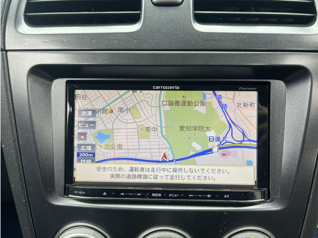 �p�C�I�j�A���̃������[�i�r�����ڂ���Ă���܂��BDVD�Đ���n�f�W�e���r�ABluetooth�@�\�ȂǗl�X�ȋ@�\����������Ă���܂��B�n�}�����₷���g���₷���ł��B�V�������ł͖����̂ł��܂����x�ŁB