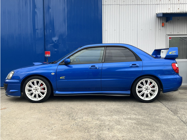 �z�C�[���ɂ�WORK��18�C���`�A���~�z�C�[���𓋍ځB�z���C�g�J���[�Ȃ̂Ń{�f�B�Ƃ̃o�����X���ǂ������������ł��B�^�C�����u���W�X�g�����𗚂��Ă���a����育�����܂���B