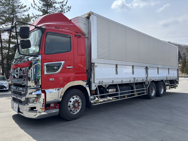 プロフィア冷凍冷蔵車