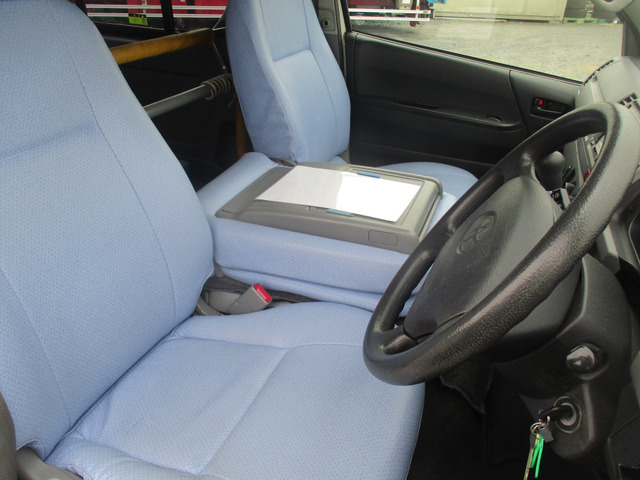 ハイエースバン