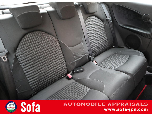 リヤシートもご覧の状態です