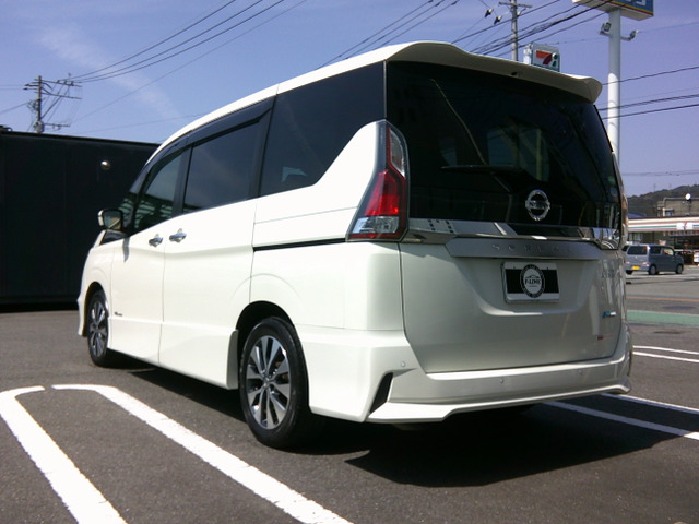 セレナ2.0 ハイウェイスター Vセレクション