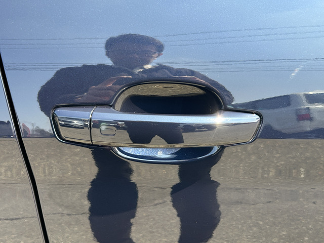 �y�x�����z���i�X�z���Ԃ������������܂��āA���ɗL�������܂��B�݌Ɏԗ��ɂȂ�܂��̂ŁA���񂲓s���̋X�������ɁA���ɗ��ĉ������B���X�\��������ƁA���ē����X���[�Y�ł��B