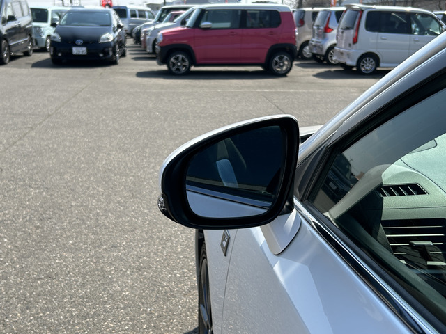 �y�x�����z���i�X�z���Ԃ������������܂��āA���ɗL�������܂��B�݌Ɏԗ��ɂȂ�܂��̂ŁA���񂲓s���̋X�������ɁA���ɗ��ĉ������B���X�\��������ƁA���ē����X���[�Y�ł��B