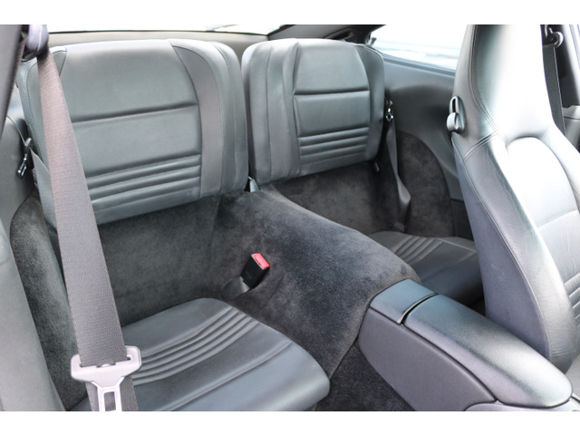 シートの状態は良好。過度なホールド感はありませんが、ちょっとした移動や日常使いにはちょうど良い。