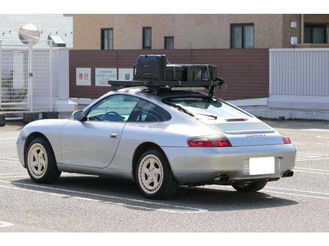 リアビューもまとまりのある仕上がり。全体のスタンスの良さが際立ちます。