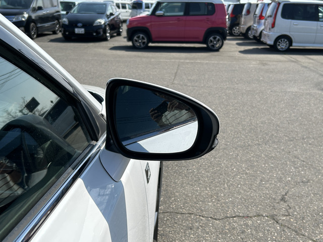 �y�x�����z���i�X�z���Ԃ������������܂��āA���ɗL�������܂��B�݌Ɏԗ��ɂȂ�܂��̂ŁA���񂲓s���̋X�������ɁA���ɗ��ĉ������B���X�\��������ƁA���ē����X���[�Y�ł��B