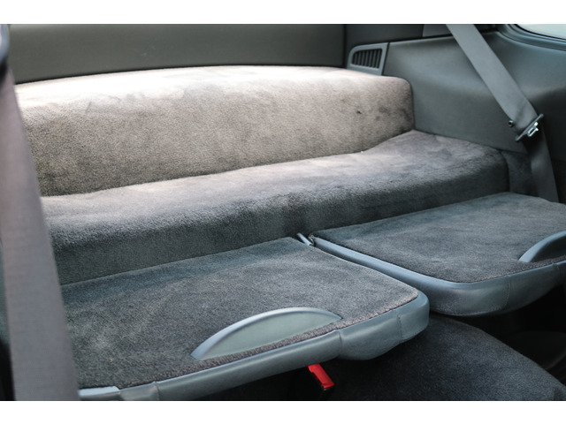 荷物置きとしても活用可能です。