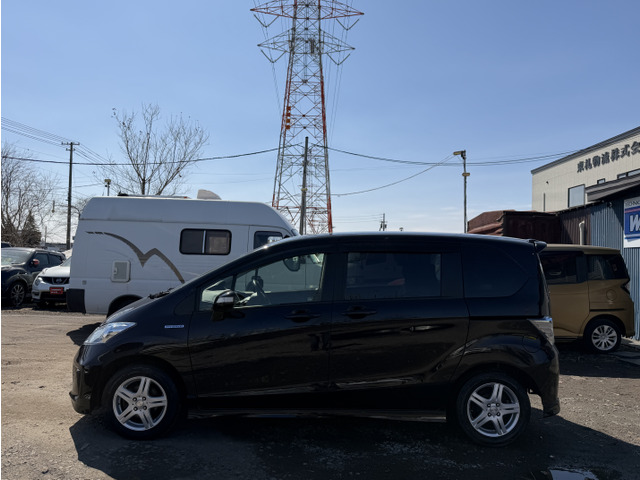 �c�Ǝ��Ԃ́A�ߑO10������ߌ�8���ƂȂ��Ă���܂��B���Ԃł̂����X������悤�ł�����Ŋ�w�܂ő��}���s���Ă܂��̂ł��C�y�ɂ��\���t�����������B�n���S�́w�h���x�A�d�Ԃ́w�����̗������O�x�ɂȂ�܂��B