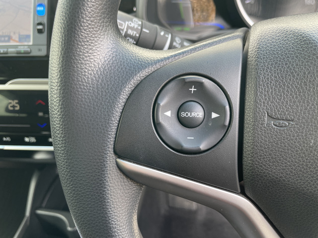 �X�e�A�����O�X�C�b�`�ő��s���̑�����ȒP�ɍs���܂�!