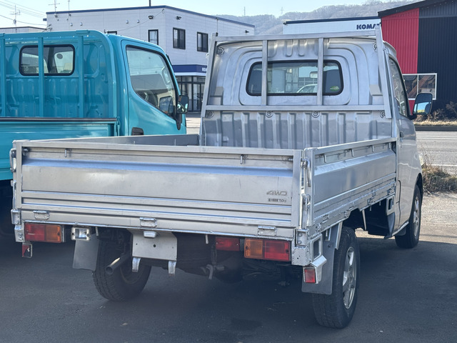 ���Ђł͎ԗ��̓h���E�ˑ����������Ă���܂��̂� ���C�y�Ɏ��q�E�[�ԁE�����E����Ȃǂ��₢���킹�������B �܂��A���X�̉c�Ƃ�9������18���܂łƂȂ��Ă���܂��B