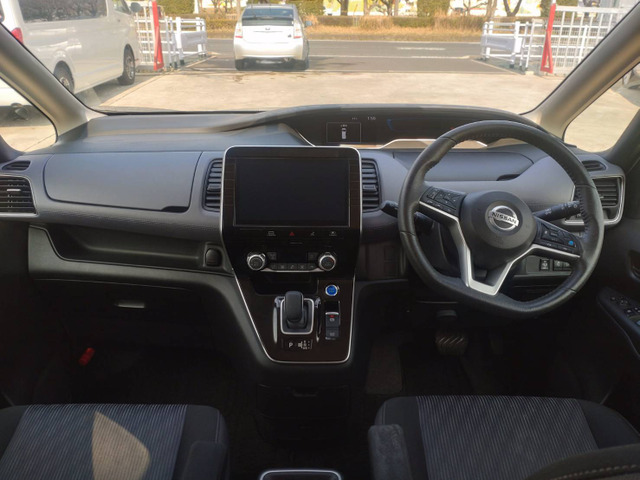 セレナ1.2 e-POWER ハイウェイスターV