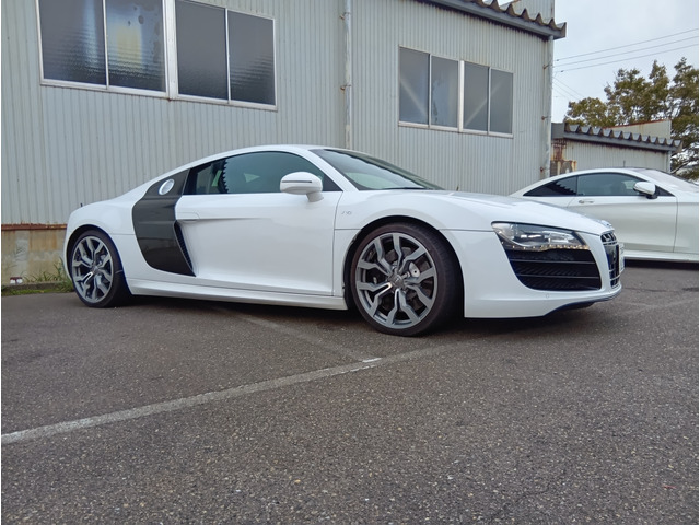 R85.2 FSI クワトロ 4WD