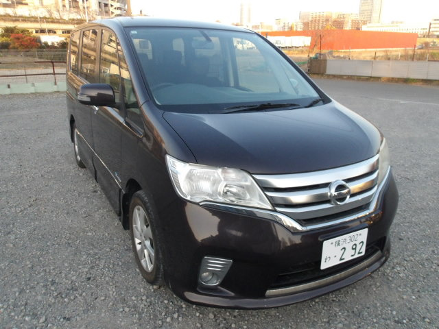 セレナ2.0 ハイウェイスター S-HYBRID