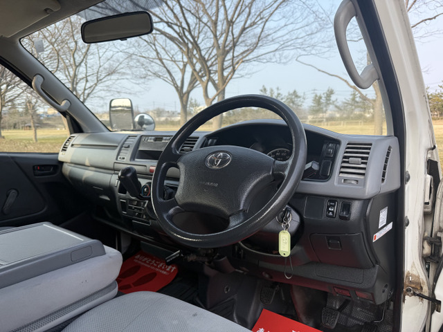 格安中古車専門店として15年営業しております。