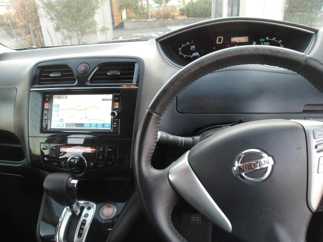 セレナ2.0 ハイウェイスター S-HYBRID