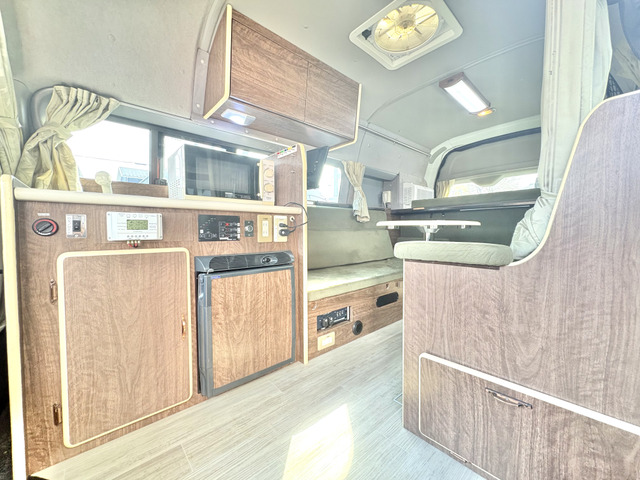 ハイエースバン