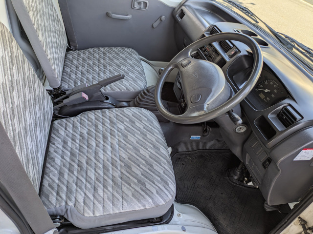 �V�[�g���j��Ȃǖ����A�O�I�[�i�[�l�����J�Ɉ����Ă���ꂽ���Ƃ��ǂ��킩��܂�