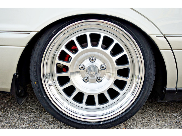 �V�iWORK�V�[�J�[FD�J�b�g�N���A!�t�����g8J���A9J�̃R�_�����̃Z�b�e�B���O�ɂȂ�܂�!�^�C�����V�i�t�����g215/40/18���A225/40/18�𑕒����Ă���܂�!