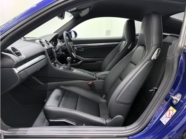 ���ǎ��A���Ԃ����T���Ȃ�JU�K���̔��X�̓��X�ɂ��C���������B�c�ƃX�^�b�t�S�����u���Îԍ���Z�\�m�}�C�X�^�[�v�u���Î����Ԕ̔��m�v���i��ۗL�B�������ڂŎd���ꂽ�ǎ��Ȏԗ���̔����Ă���܂��B