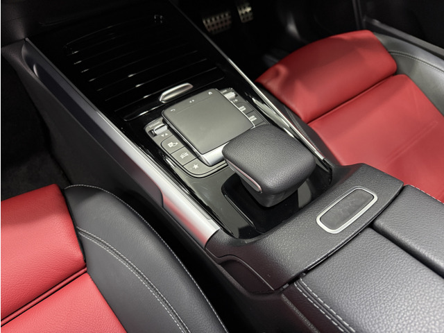 ★当店は一部で行われている「車両本体を安く見せ高額な諸費用を請求する」ような事は一切行いません。当店の諸費用は簡潔・明瞭・ロープライスです。総額で他店と比較してみて下さい。