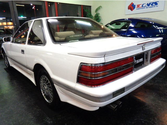 スーパーホワイトカラー純正フルエアロ&トランクスポイラー&純正アルミホイール&FOGライト&デジパネメーター他オリジナルスタイルが保たれたフルノーマル車です