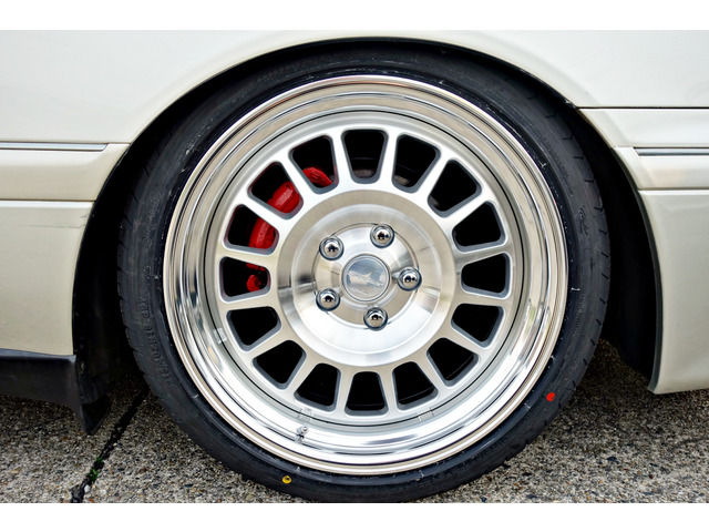 �V�iWORK�V�[�J�[FD�J�b�g�N���A!�t�����g8J���A9J�̃R�_�����̃Z�b�e�B���O�ɂȂ�܂�!�^�C�����V�i�t�����g215/40/18���A225/40/18�𑕒����Ă���܂�!