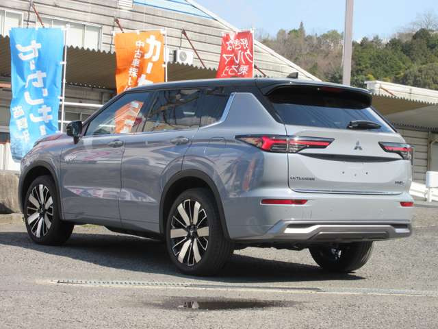 �O���[�h�̓A�E�g�����_�[PHEV�̒��_�AP�G�O�[�N�e�B�u�p�b�P�[�W!