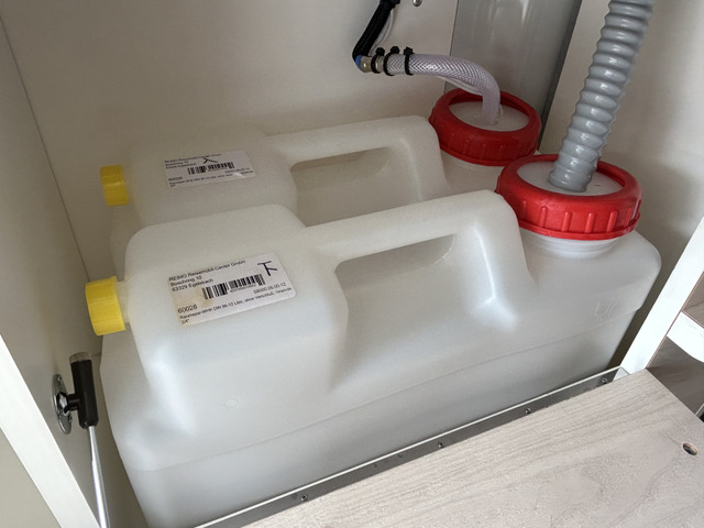 ���r���͎����^�ѕ֗��ȃ|���^���N!