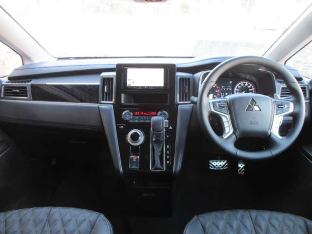 デリカD:52.2 ブラック エディション 4WD