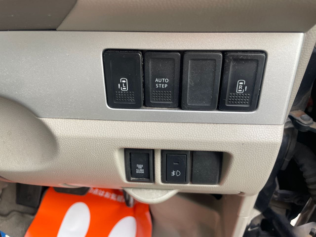 �����p���[�X���C�h�h�A�E�I�[�g�X�e�b�v�t����