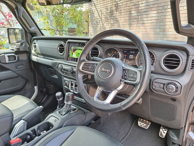 ラングラー80thアニバーサリー エディション 4WD