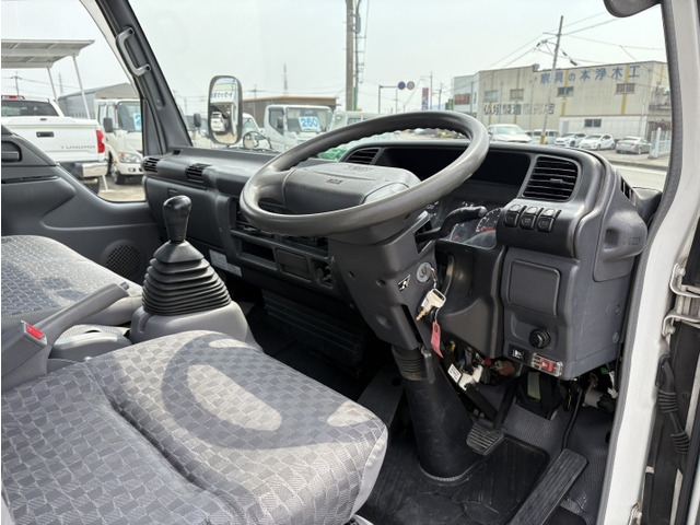 4800cc 2t 2トン 平ボディ タダノ4段クレーン ラジコン付 6速 6MT クラッチレスマニュアル スムーサー6速 内外装仕上げ済み 荷台内寸280&times;208 荷台床3.2mm鉄板張り