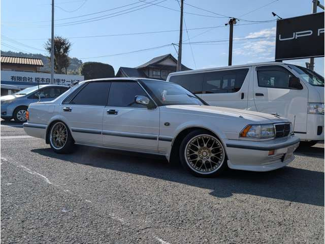 グロリア2.0 V20ツインカムターボ ブロアム