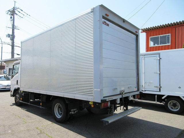 �����O�{�f�B