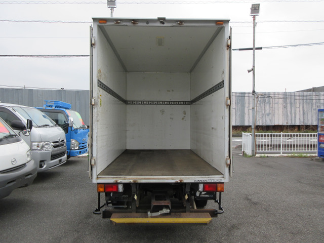 �����A���J������Ԃł���