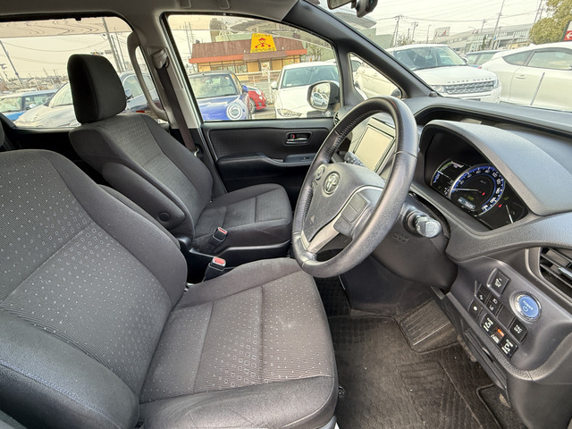 ヴォクシー1.8 ハイブリッド V