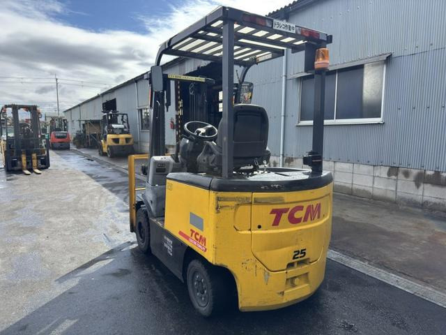 TCM電動フォークリフト