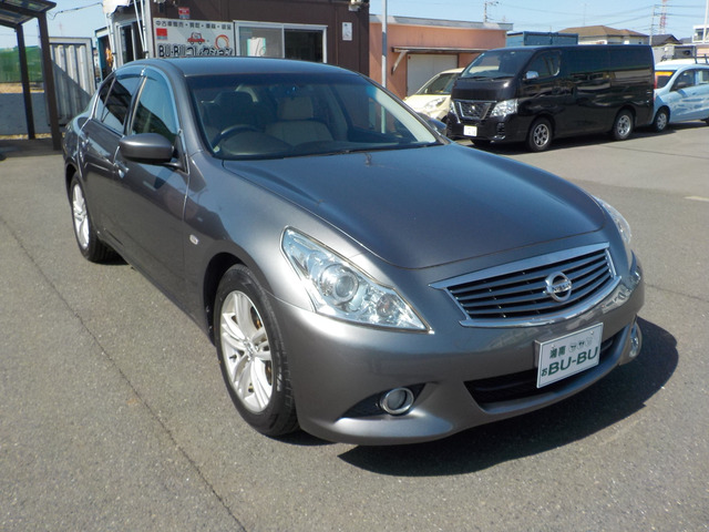 スカイライン2.5 250GT